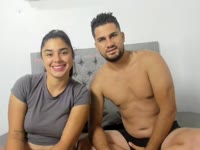 Hola chicos, soy una latina joven, cariñosa, tierna, divertida, apasionada y atrevida, os ofreceré shows muy calientes donde podréis verme follar, sexo anal, sexo vaginal, chupar polla, masturbarme, bailar, complaceré a cualquiera. fantasías y fetiches que desees. Me encanta el sexo fuerte, me encanta ser sumisa y sentir el semen por todo mi cuerpo. Ven conmigo y disfrutemos juntos de una maravillosa experiencia.