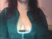 Ik ben een exotische, prachtige Caribische dame met een ongekende passie voor het leven en alles wat erbij komt kijken. Mijn warme uitstraling en sensuele energie zullen je direct betoveren, en ik ben hier om je mee te nemen op een reis van verleiding en plezier.Ben jij op zoek naar een hete, verleidelijke ervaring die je niet snel zult vergeten? Kom dan bij mij, de Caribische stoute dame die weet wat ze doet. Ik combineer de passie van de tropen met een ondeugende flair die jou gegarandeerd in vuur en vlam zal zetten.Met mijn exotische charme, speelse houding en avontuurlijke geest neem ik je mee naar een wereld van plezier en opwinding. Of je nu hebt in een flirterige chat, een uitdagend spel of iets dat je grenzen opzoekt, ik ben hier om jouw verlangens te vervullen.Dus, waar wacht je nog op? Kom bij mij en ontdek de magie van de Cariben, direct vanuit de privacy van jouw scherm. Ik ben klaar om je te verrassen, te prikkelen en je te laten verlangen naar meer. Durf jij het aan?