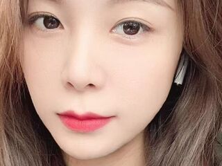 camgirl playing with sextoy AhJing