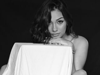 camgirl porn AmyZuri