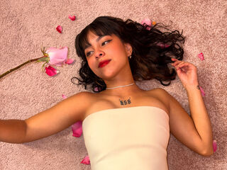 nude ElizabethThaylor