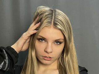 cam girl playing with dildo GlendaLabeau