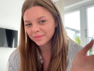 topless webcamgirl TeneshaQuinerly