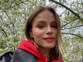 naked webcamgirl video VeronaBrucker