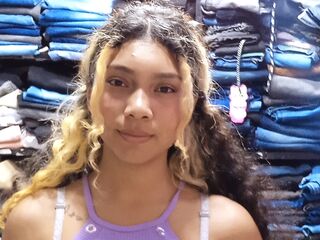 topless cam girl ZoeFletcher