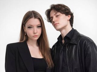 livesex webcam free LeoAndMira