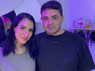 chatroom live show NicoleAndCamilo