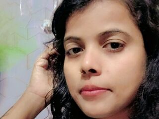 beautiful webcam girl AishwariaRaie