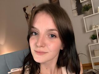 cam girl playing with sextoy AlodiaBlakeway