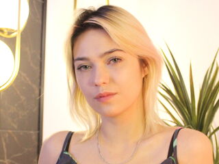 fingering girl cam AlysiaBennet