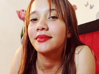 camwhore fingering pussy AmarisGomez