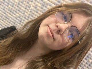 free nude cam AminaBlooms