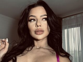 topless webcamgirl AmyYvette