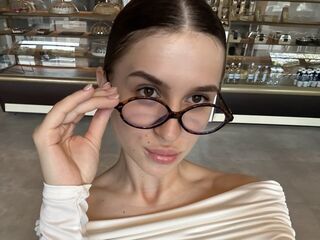 strip tease AriaMonro