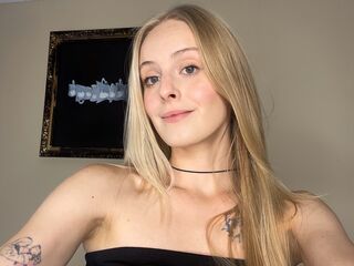 cam girl masturbating with sextoy AshliJonsson