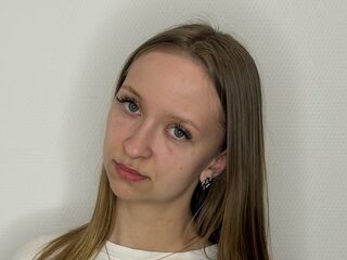 hot strip tease web cam AundreaMoczo