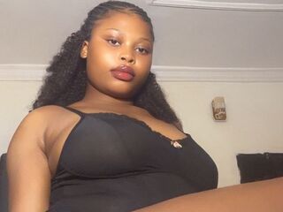 naked cam girl BellaVine