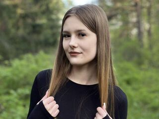 naked girl with webcam masturbating with dildo BernardPeters