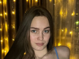 masturbating cam girl BernardineCaiafa