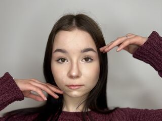 camslut showing tits BibiEury