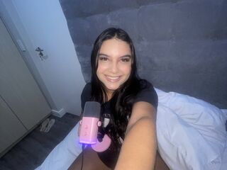 naughty cam girl fingering shaved pussy BlessedCybelle