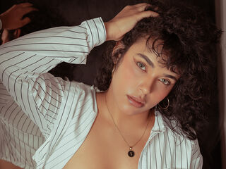 topless webcamgirl CamilleOrtiz