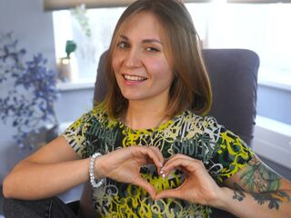 hot cam girl fingering shaved pussy ChauFullmore