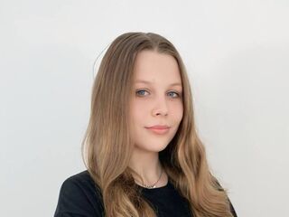 camslut spreading pussy ChristianeSivie