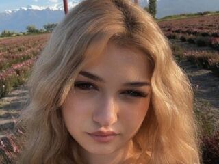 live cam chat CloudyFox