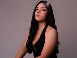 camgirl playing with vibrator CristinVera