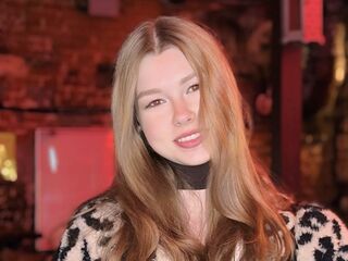 webcam DainaThroneberry