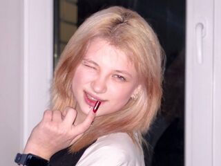 girl DaisySponholz