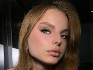 webcam girl DoraWilliams