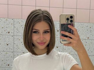 topless webcamgirl EdithShahim