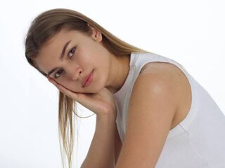 beautiful webcam girl ElizSautner