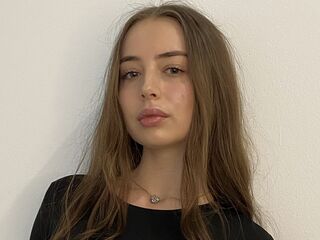 webcam babe chat room EttaRaybourn