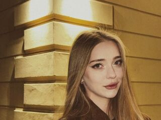 beautiful girlcam IvaBusack