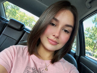 camslut showing pussy JessieLuna