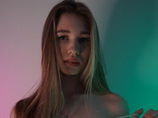 camgirl showing tits JudithWales