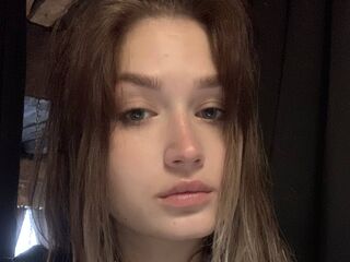 camslut fingering shaved pussy JulieannGomaz