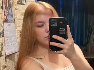 live cam girl pic KarrieAnesi