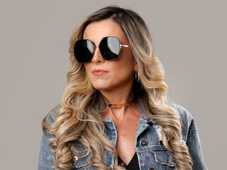 sexcam show KiaraMoraes