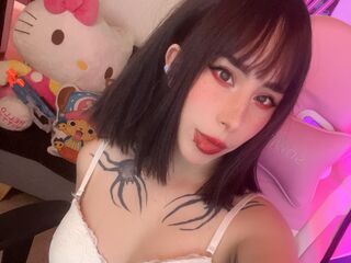 masturbating camgirl KloeLavinge