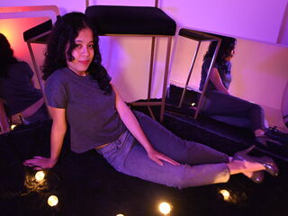 chat live cam KyaraLux