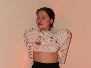 camgirl showing tits KyllieVoss