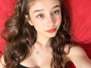 naughty cam girl masturbating with dildo LashawnLebert