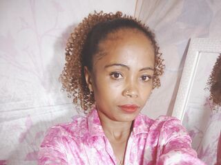 webcamgirl chat room LayahMorgane