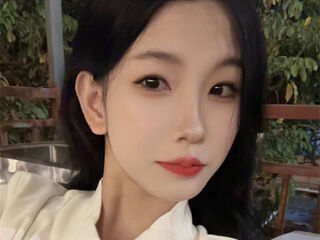 live sexcam LianaWuy