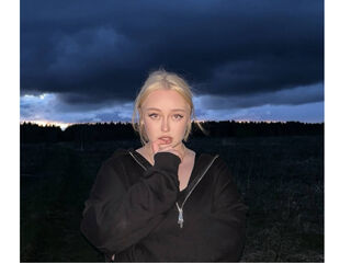 naked girl with live cam LitaBloom