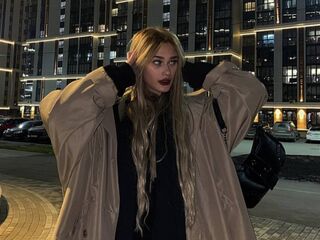 camgirl shaving pussy LizaKitchin